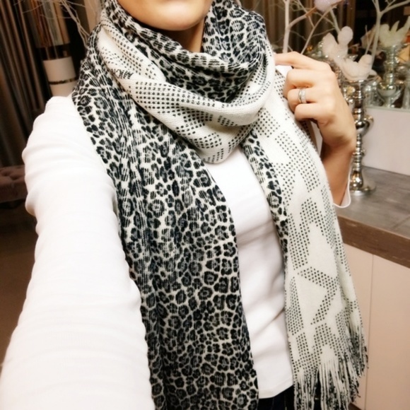 michael kors leopard scarf